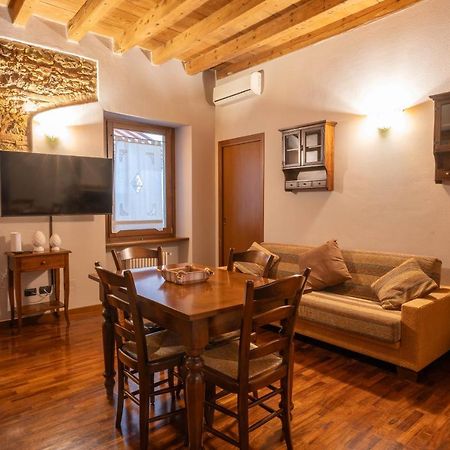 Napule...E Apartments Peschiera del Garda Bagian luar foto