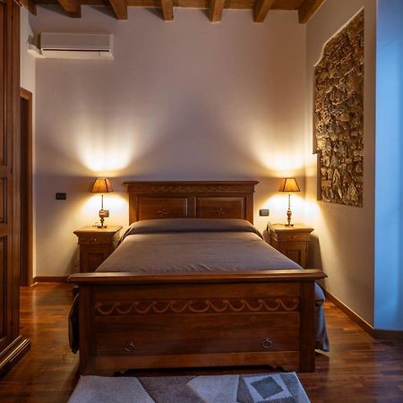 Napule...E Apartments Peschiera del Garda Bagian luar foto
