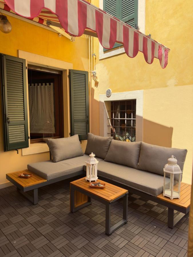 Napule...E Apartments Peschiera del Garda Bagian luar foto