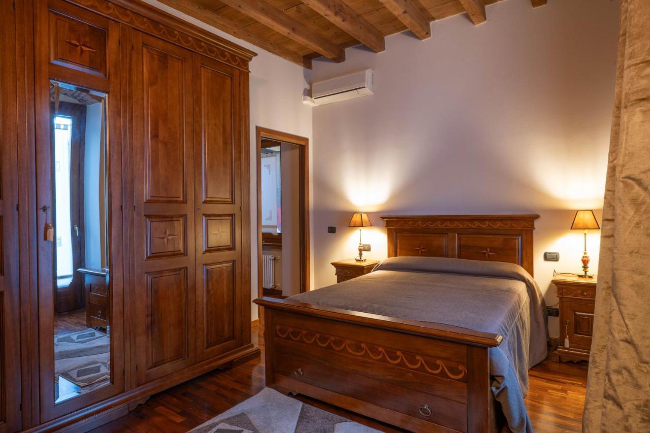 Napule...E Apartments Peschiera del Garda Bagian luar foto
