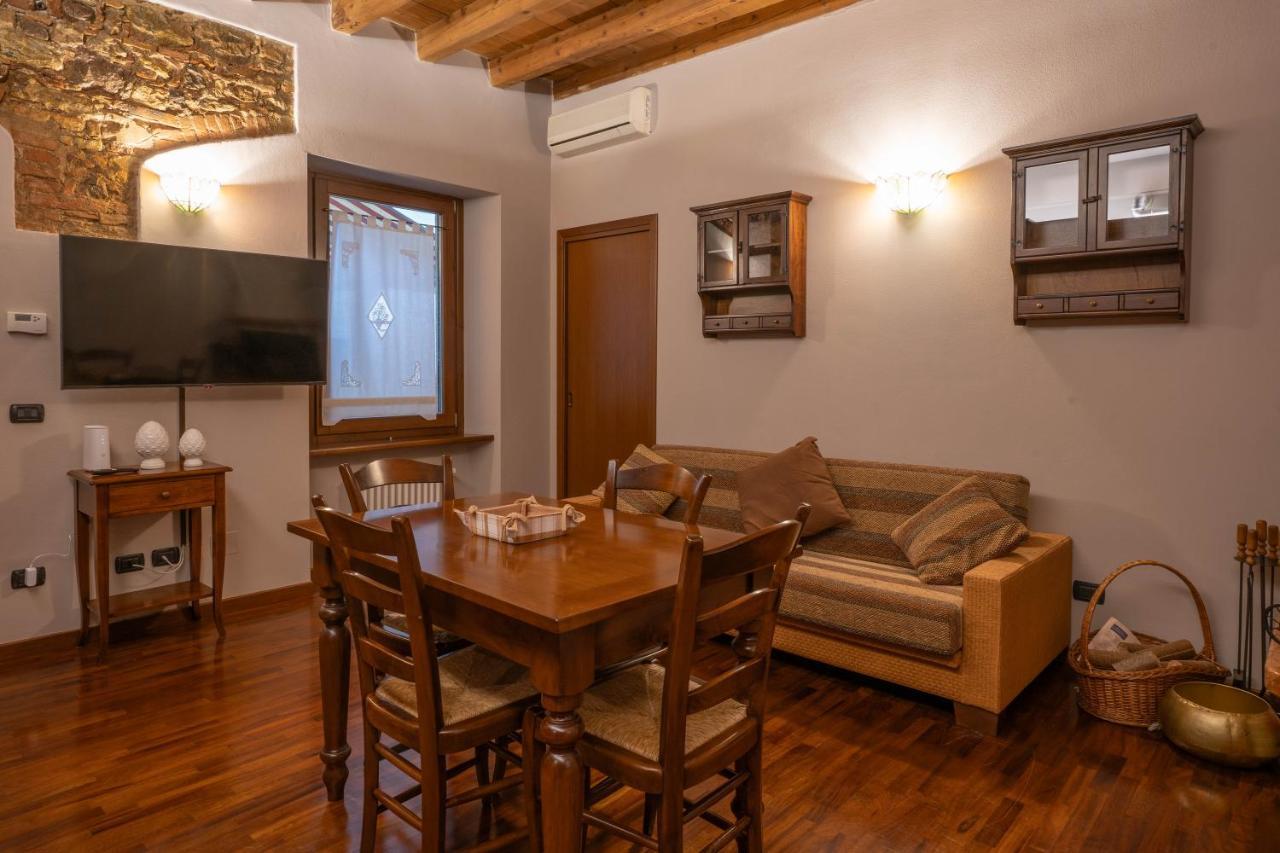 Napule...E Apartments Peschiera del Garda Bagian luar foto